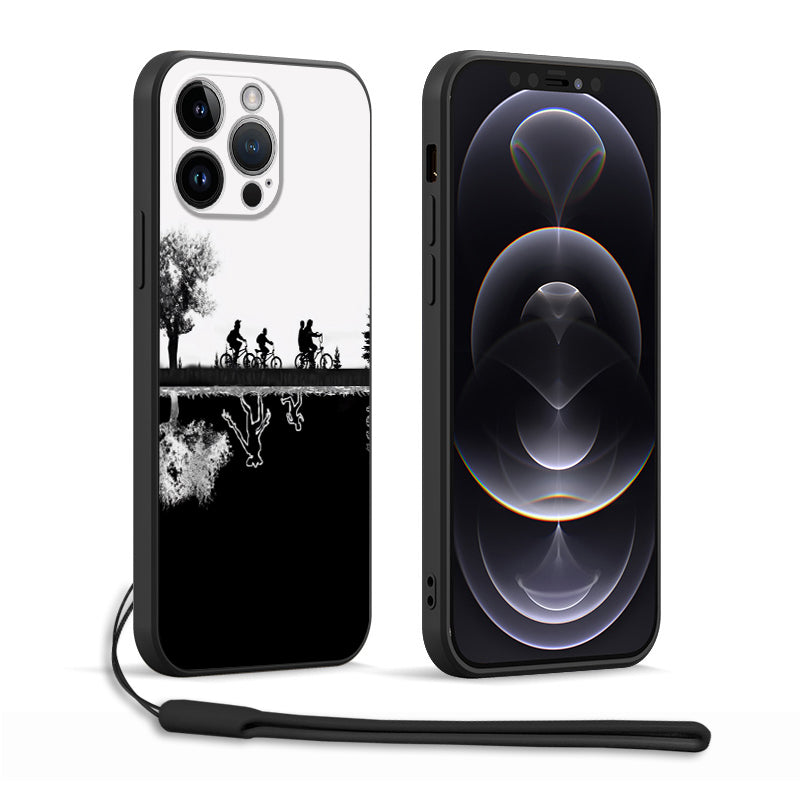 Coque iPhone Stranger Things motif Mix04 4218 vu de face