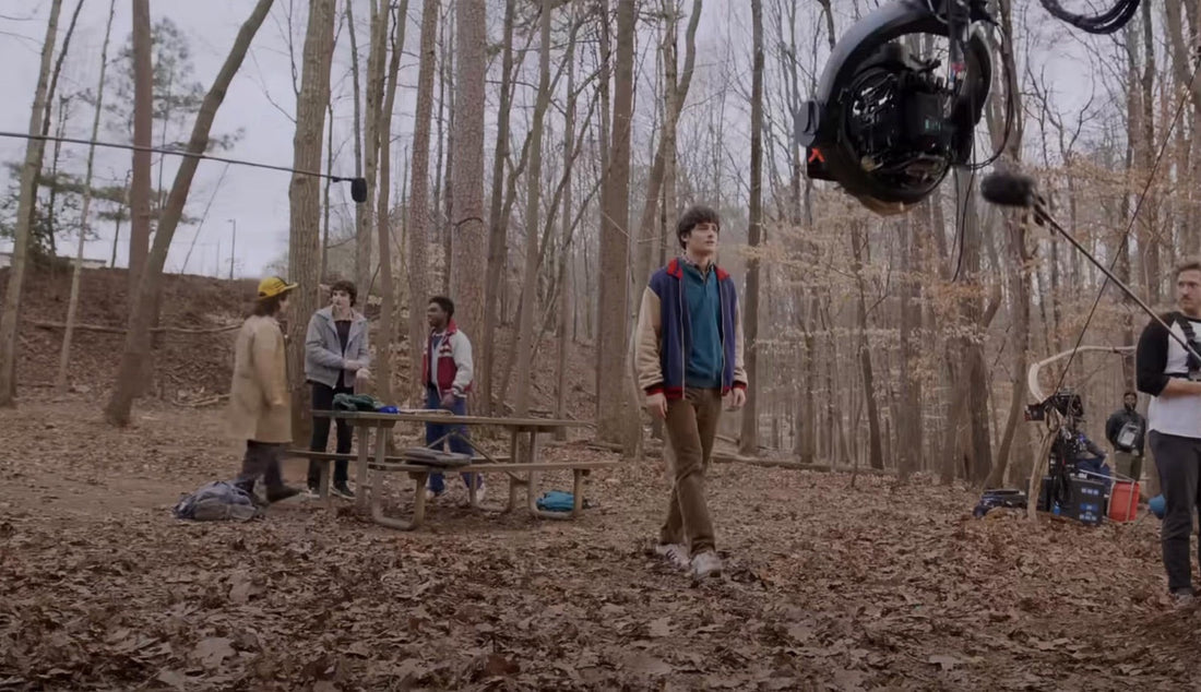 Tournage de Stranger Things en forêt : la grue caméra et l'équipe qui font le budget d'un épisode