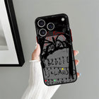 Coque iPhone noire Stranger Things Mind Flayer et mur alphabet