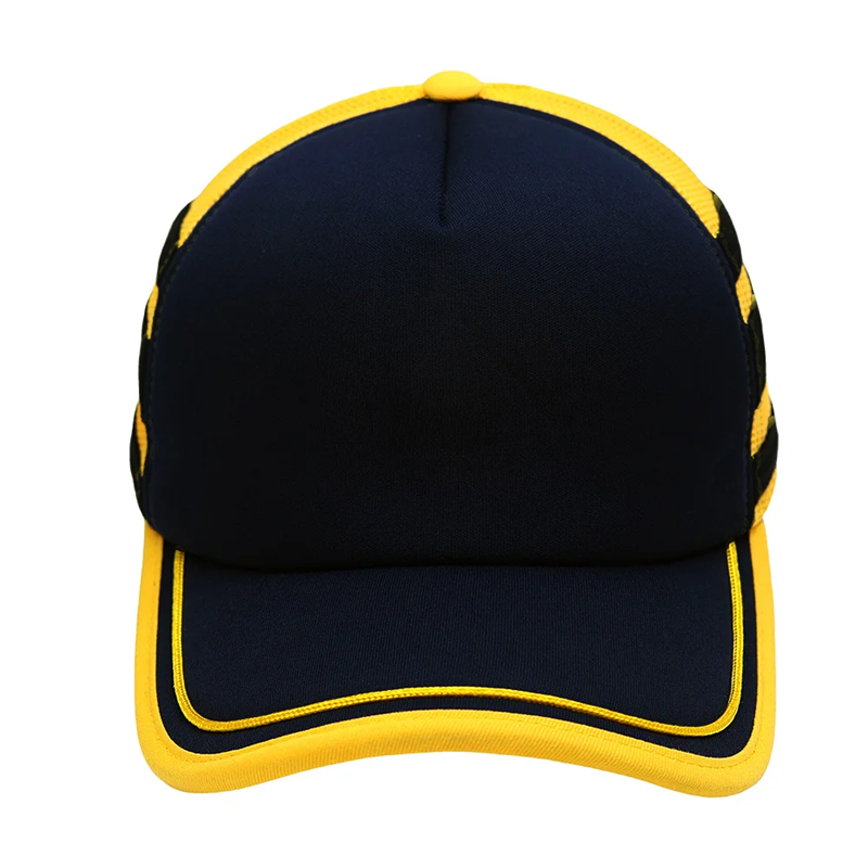 Casquette Dustin Stranger Things saison 5 noire et jaune – vue de face