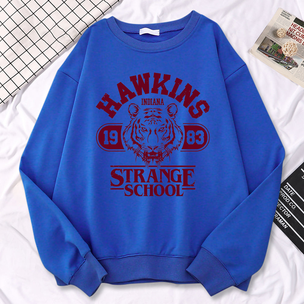 Sweat oversize Stranger Things Hawkins Strange School 1983 – coloris Bleu roi