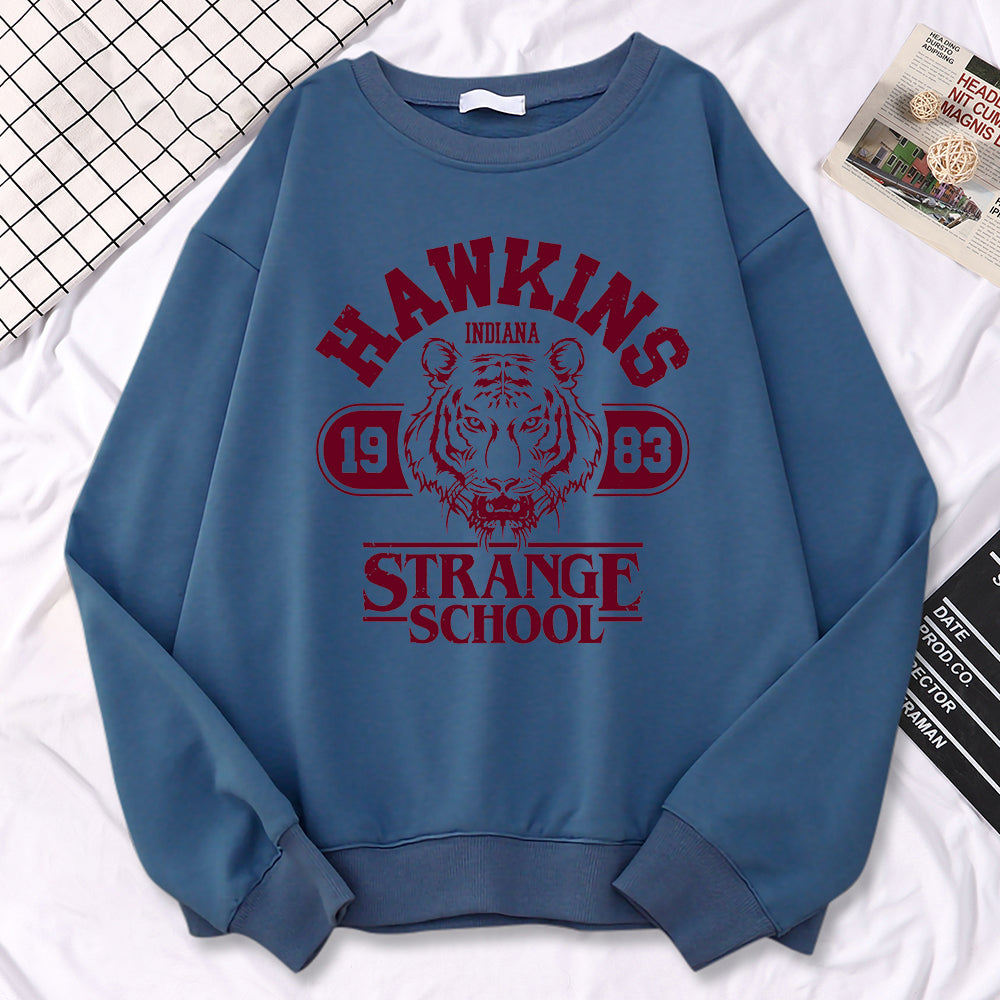 Sweat enfant Stranger Things Hawkins Strange School 1983 – coloris Bleu acier