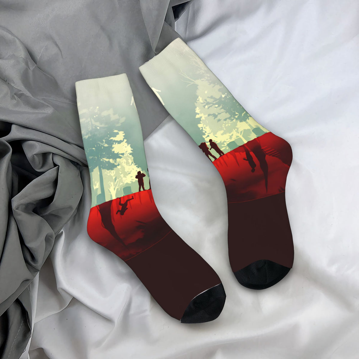 Chaussettes Stranger Things silhouettes sous le ciel rouge vu de face