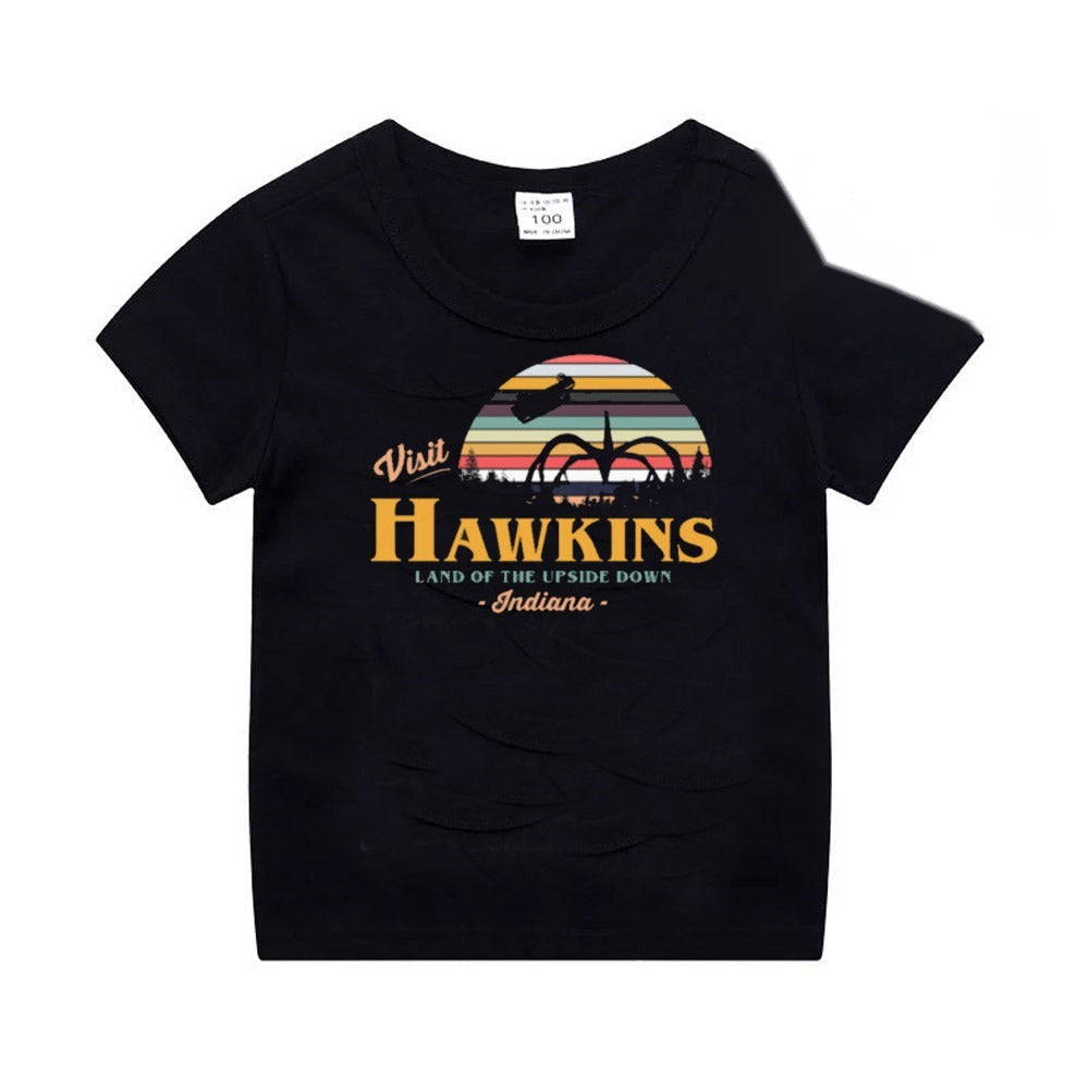 T-shirt enfant noir Stranger Things Hawkins Indiana vu de face